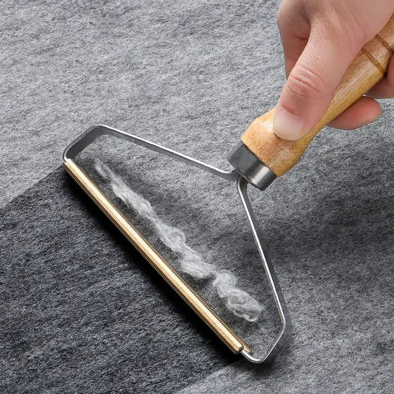 Ultimate Portable Lint Remover - Effortlessly Banish Pet Hair and Lint from Clothes, Sofas, and Carpets!